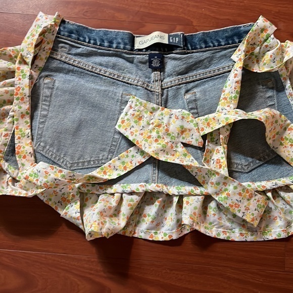 Gap up-cycled denim skirt‎ to apron - Picture 5 of 5